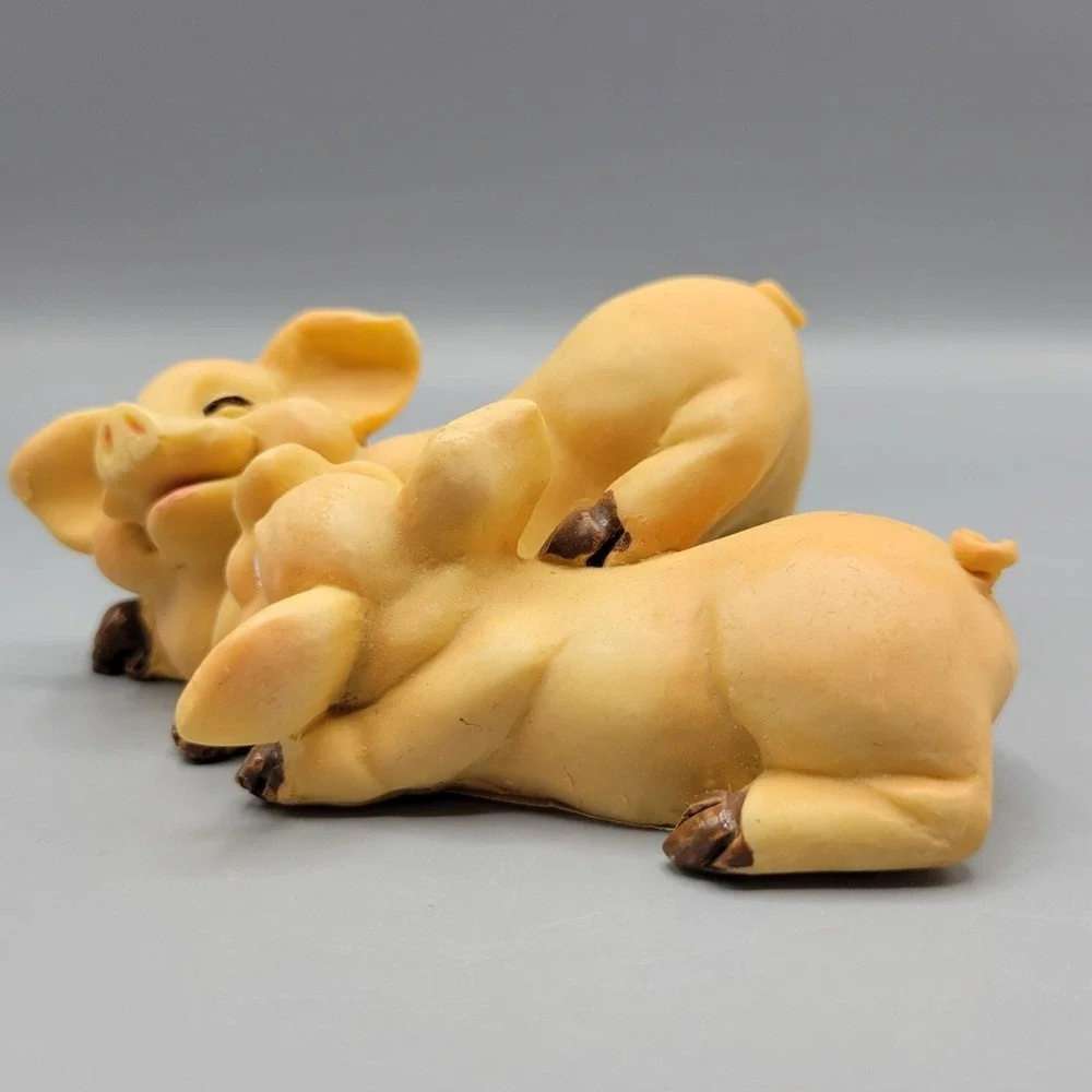 Vintage Pig Figurines Resin Sculptures Mamma & Baby Pig Playful Animal Decor